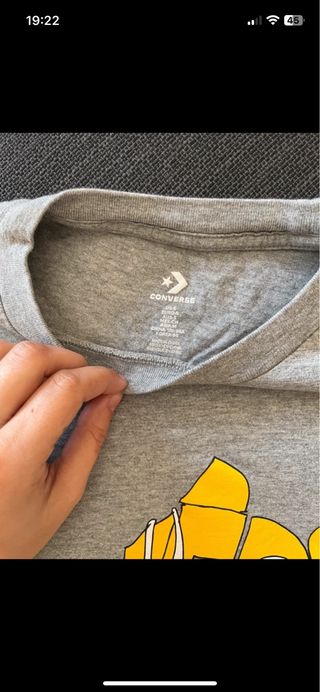 camiseta Converse gris