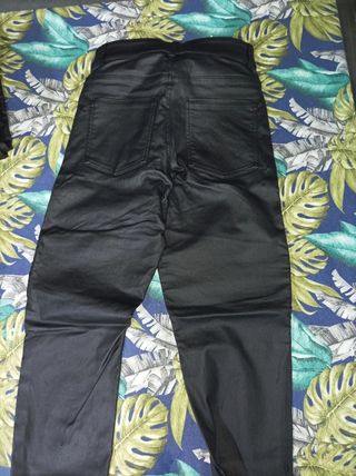 Pantalones polipiel calzedonia talla M
