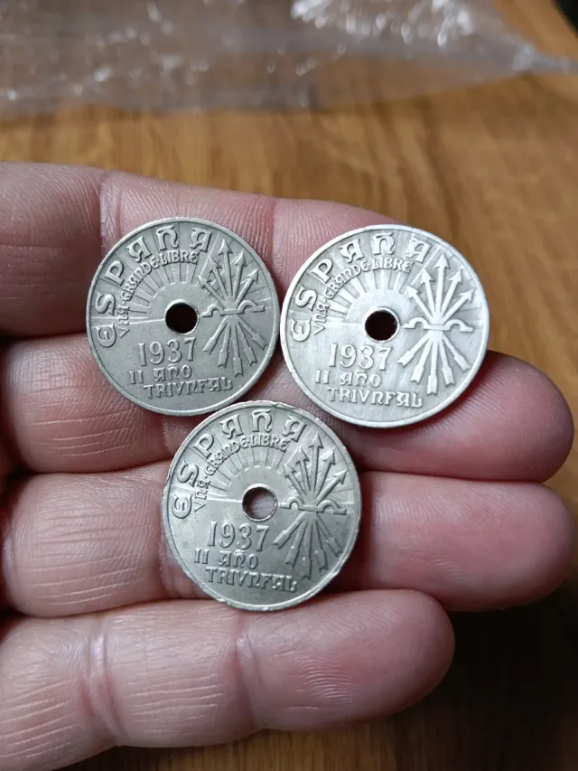 Lote grande de monedas antiguas.(1937)