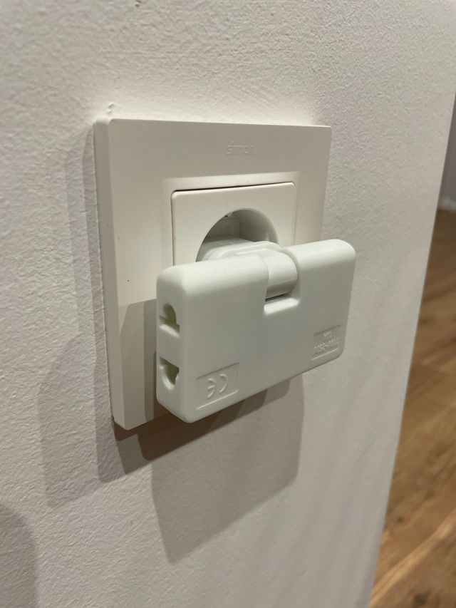 Enchufe extraplano múltiple