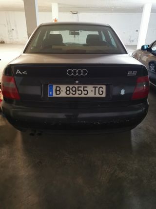 Audi A4 1998 LEER DESCRIPCIÓN PORFAVOR.