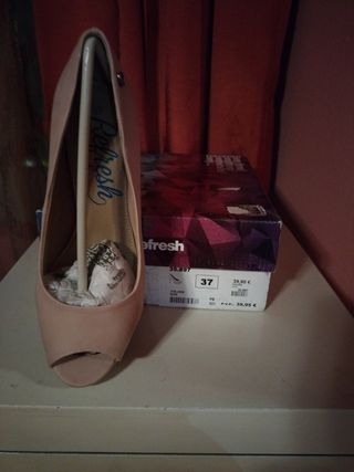 Zapatos color Nude, talla 37