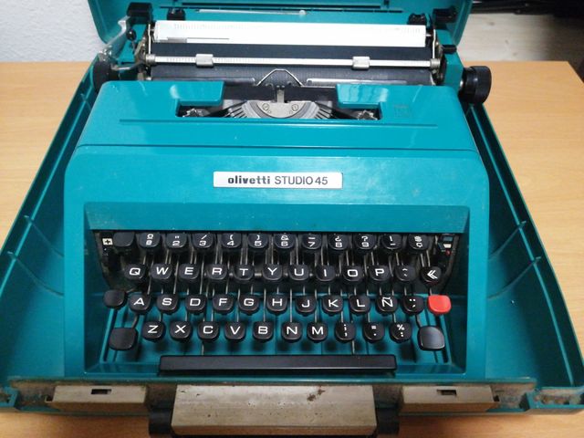 Maquina de escribir Olivetti