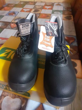 Botas de seguridad del N. 41 y del 42