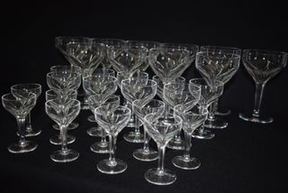 Lote de 28 copos da mesma coleção