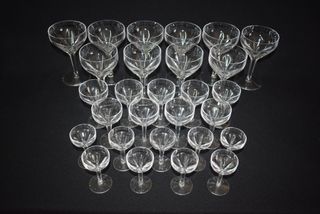 Lote de 28 copos da mesma coleção