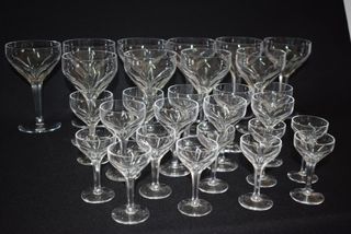 Lote de 28 copos da mesma coleção