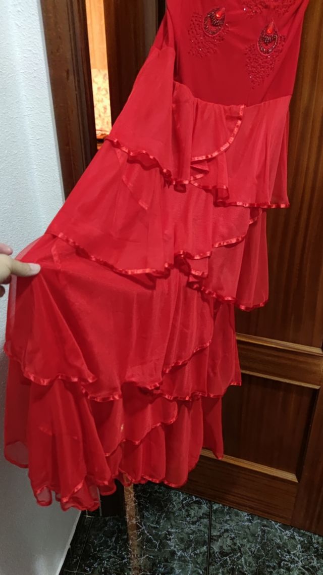 Vestido rojo fiesta volantes pedrería