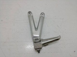 Estribera Trasera Izq. Yamaha R6 2002