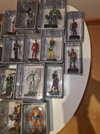 Colección 17 figuras de plomo Marvel