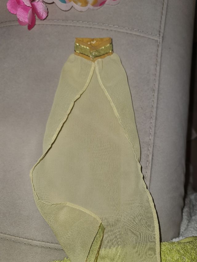 Velo y pantalón de Turquía Barbie