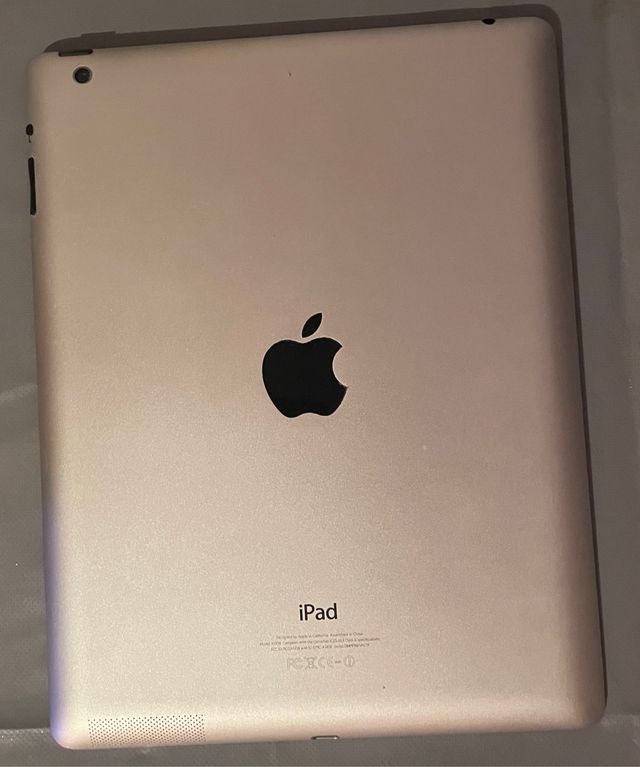 Apple Ipad 4 capacidad 128Gb para piezas. 