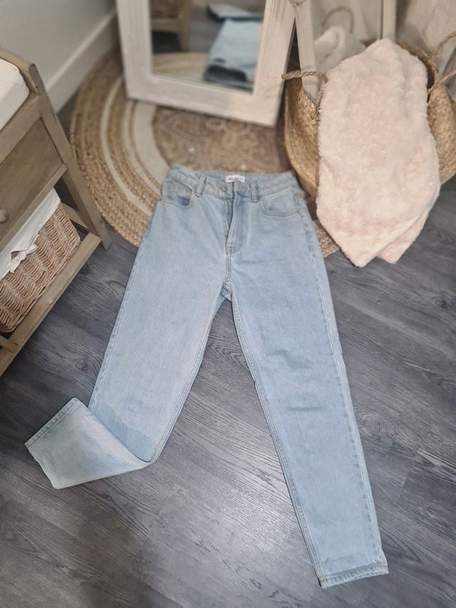 Pantalón Mom Fit Zara