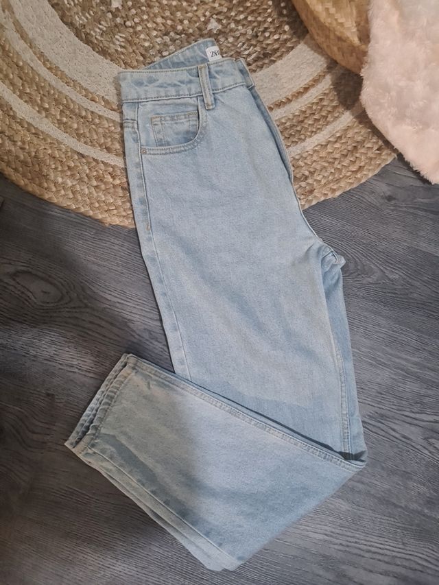 Pantalón Mom Fit Zara