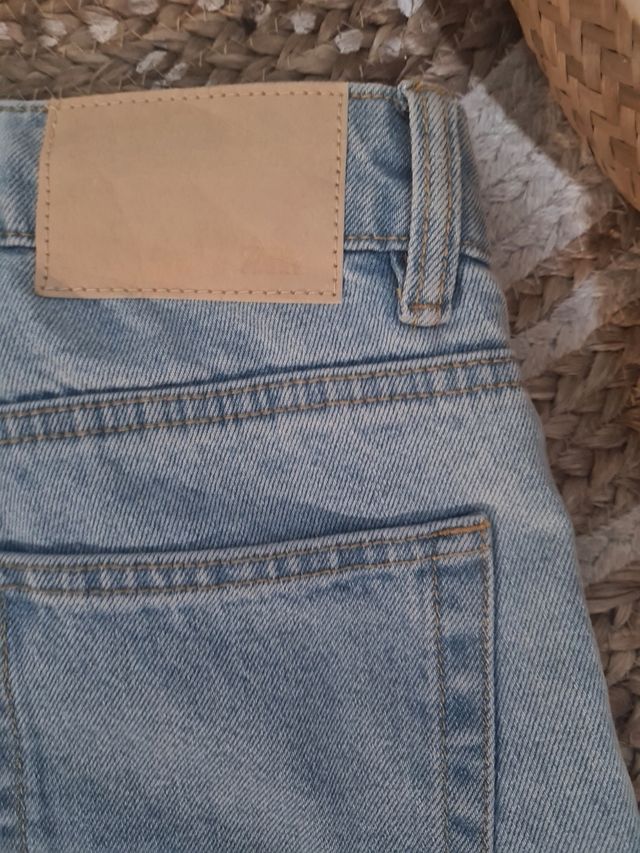 Pantalón Mom Fit Zara