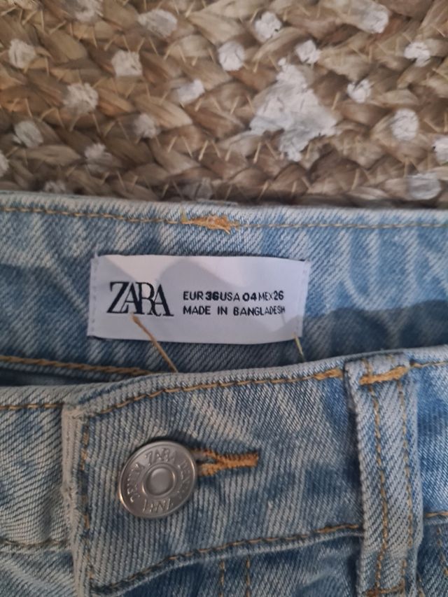 Pantalón Mom Fit Zara