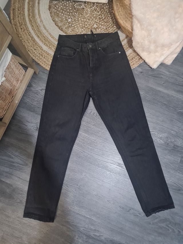 Pantalón Mom Fit Stradivarius