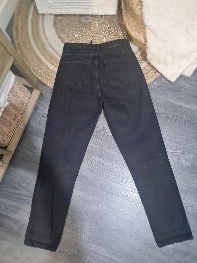 Pantalón Mom Fit Stradivarius