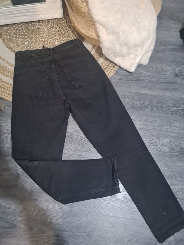 Pantalón Mom Fit Stradivarius