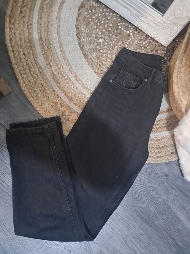 Pantalón Mom Fit Stradivarius