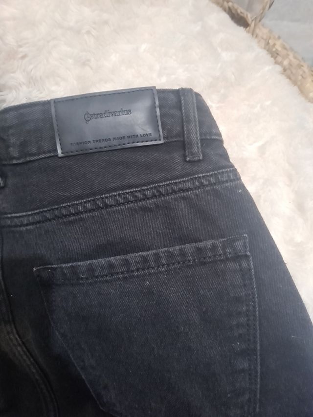 Pantalón Mom Fit Stradivarius
