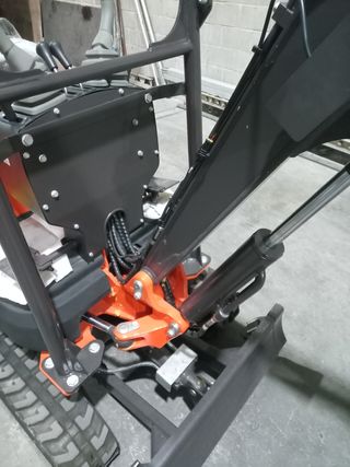 Miniexcavadora retroexcavadora 1000 kgs