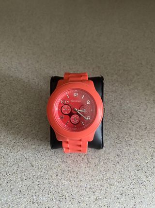Reloj color coral