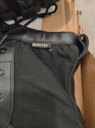 Botas Iturri goretex negras 44