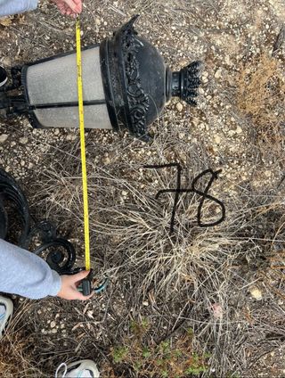 Farol aplique isabelino de hierro fundido