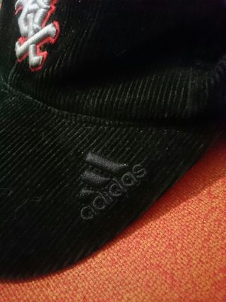 Gorra adidas chicago urge venderlo por translado 