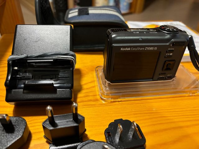 Kodak EasyShare Z1085 IS 10 mpx funda y SDHC 2GB