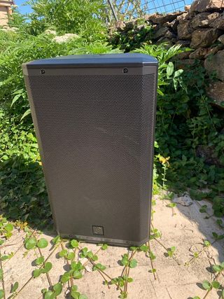 Alquiler altavoz rcf art 915 A