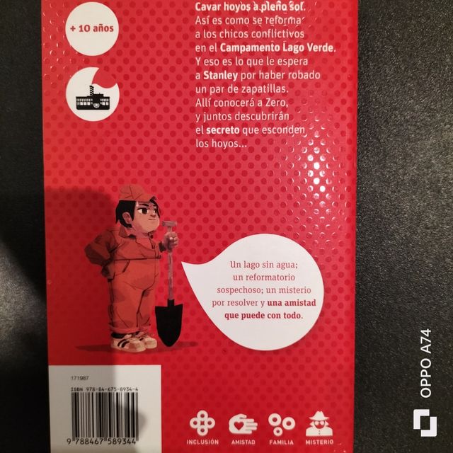 Libro "HOYOS" ISBN 978-84-675-8934-4