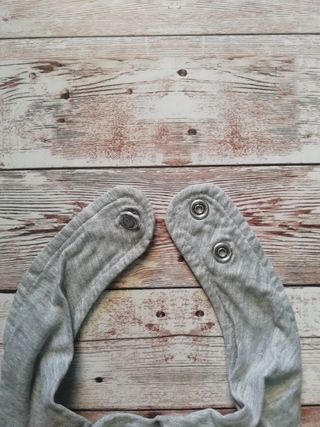 Lote 2 camisetas y 3 baberos bandana, POCOPIANO.