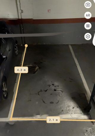 Garaje en venta o alquiler para coche mediano.