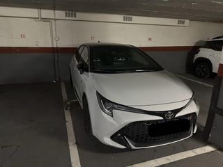 Garaje en venta o alquiler para coche mediano.