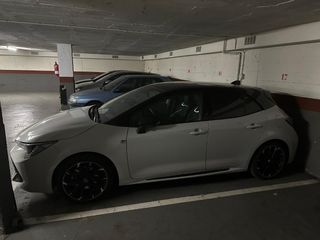 Garaje en venta o alquiler para coche mediano.