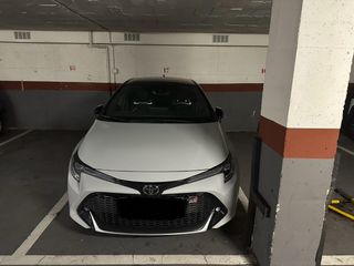 Garaje en venta o alquiler para coche mediano.