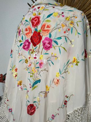 mantón de Manila seda bordado a mano