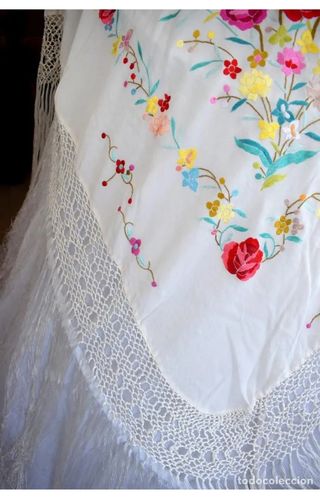 mantón de Manila seda bordado a mano