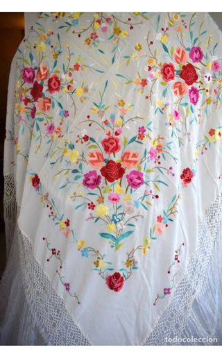 mantón de Manila seda bordado a mano