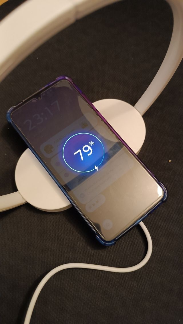 Cargador inalámbrico móvil