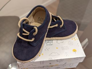 Alpargatas respetuosas de bebé en piel serraje