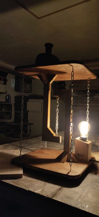 HRAFNKELL: Pedestal flotante tensegrity