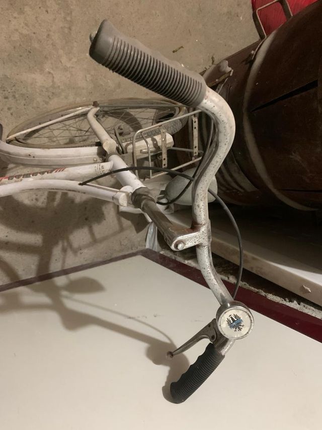 Bicletta per arredamento negozi stile vintage