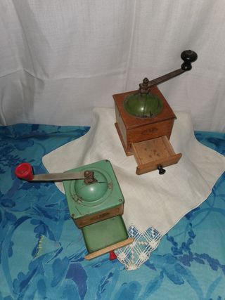 Molinillos de café de madera