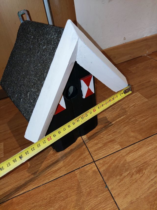 Nido esterno in legno per uccelli