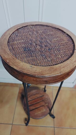 Mesa auxiliar madera y acero 