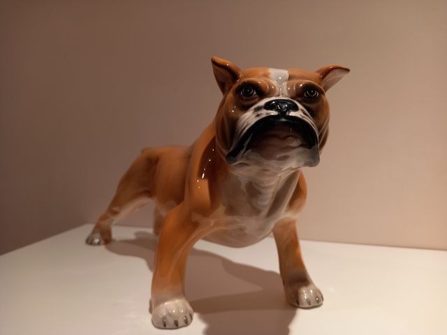 Figura porcelana perro Bulldog