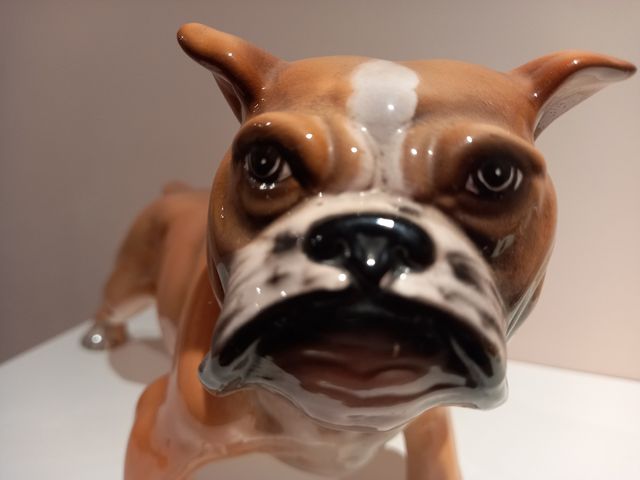 Figura porcelana perro Bulldog